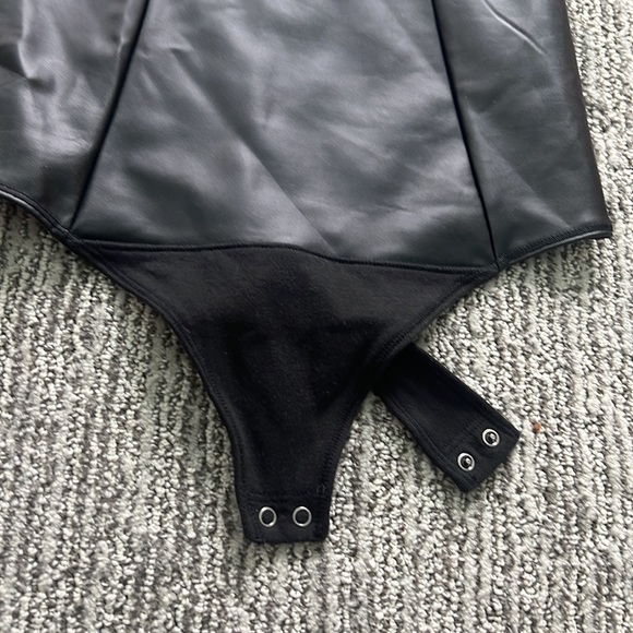 NWT Abercrombie & Fitch Leather Bodysuit - Picture 3 of 5